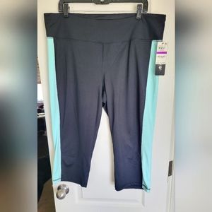 Ideology size XXL CAPRI. Teal/Black color. Rapid dri flex stretch flat seams.